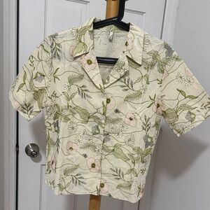Korean-style Floral Short Sleeve Button-Up Shirt